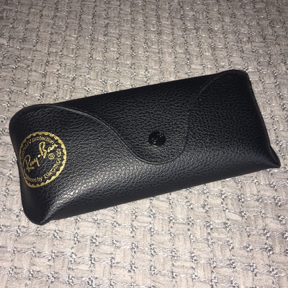 Ray-ban sunglasses 🕶 leather case